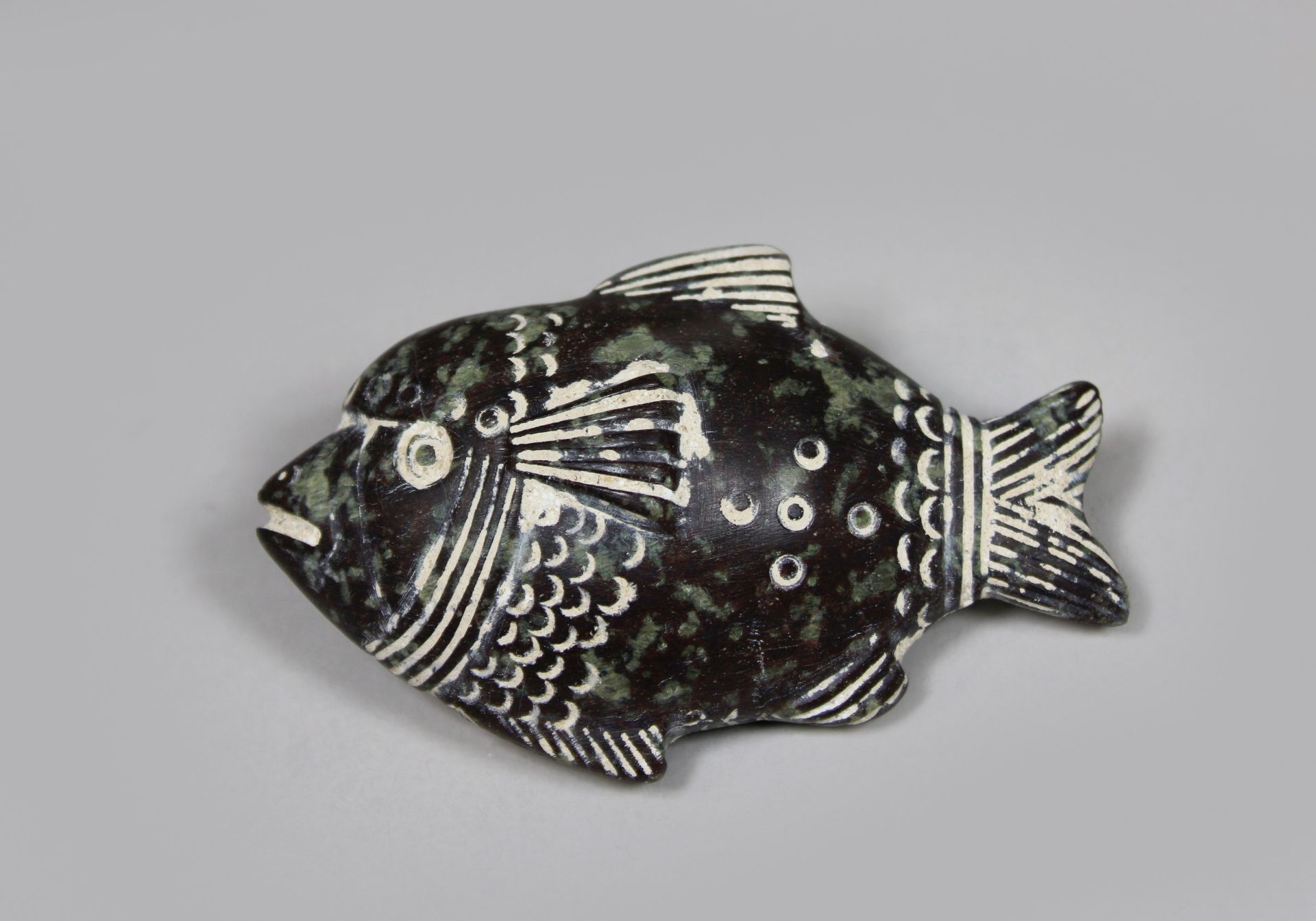 Fisch, Ausgrabung, Stein, Maße: 9,5 x 6 cm. Altergemäß guter Zustand