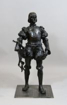 Adliger Renaissance Herr, 19. Jh., Bronze, mit heraldisch motivierten Symbolen wie einer Standarte,