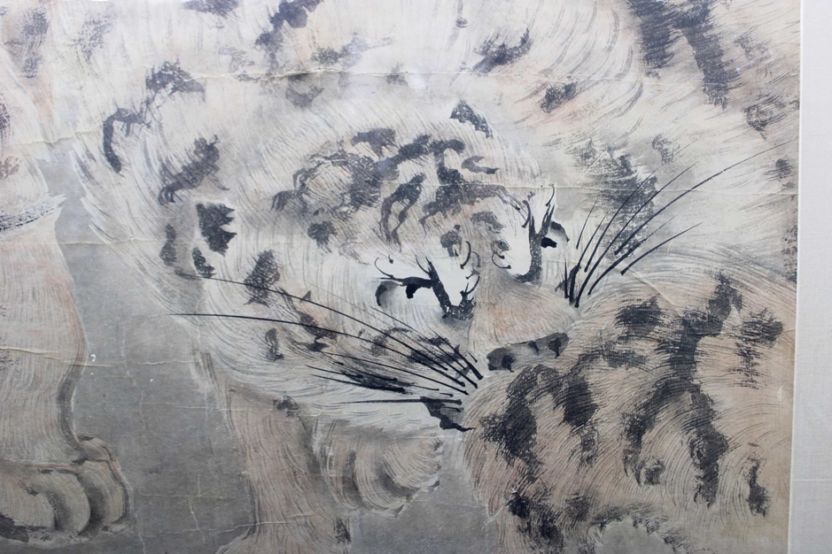 Tuschmalerei, Tiger, Japan, Anfang 19. Jh., rechts japanische Schriftzeichen und zwei Siegel, Lich - Image 5 of 5