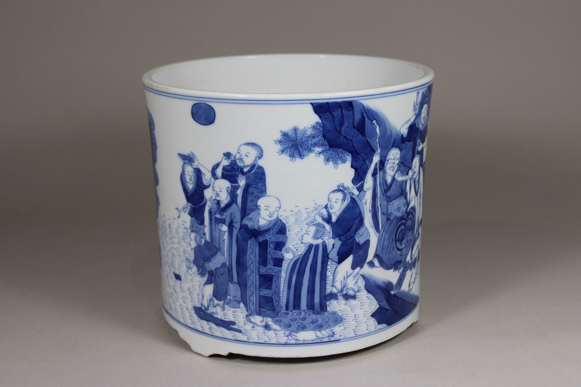 Pinselbecher, China, Porzellan, ohne Marke, blau-weiß bemalt, figürliche Szene, H.: 19 cm, Dm.: 21 - Image 4 of 6