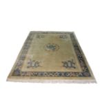 Teppich China, 20. Jh., Maße: 366 x 250 cm. Guter Zustand.