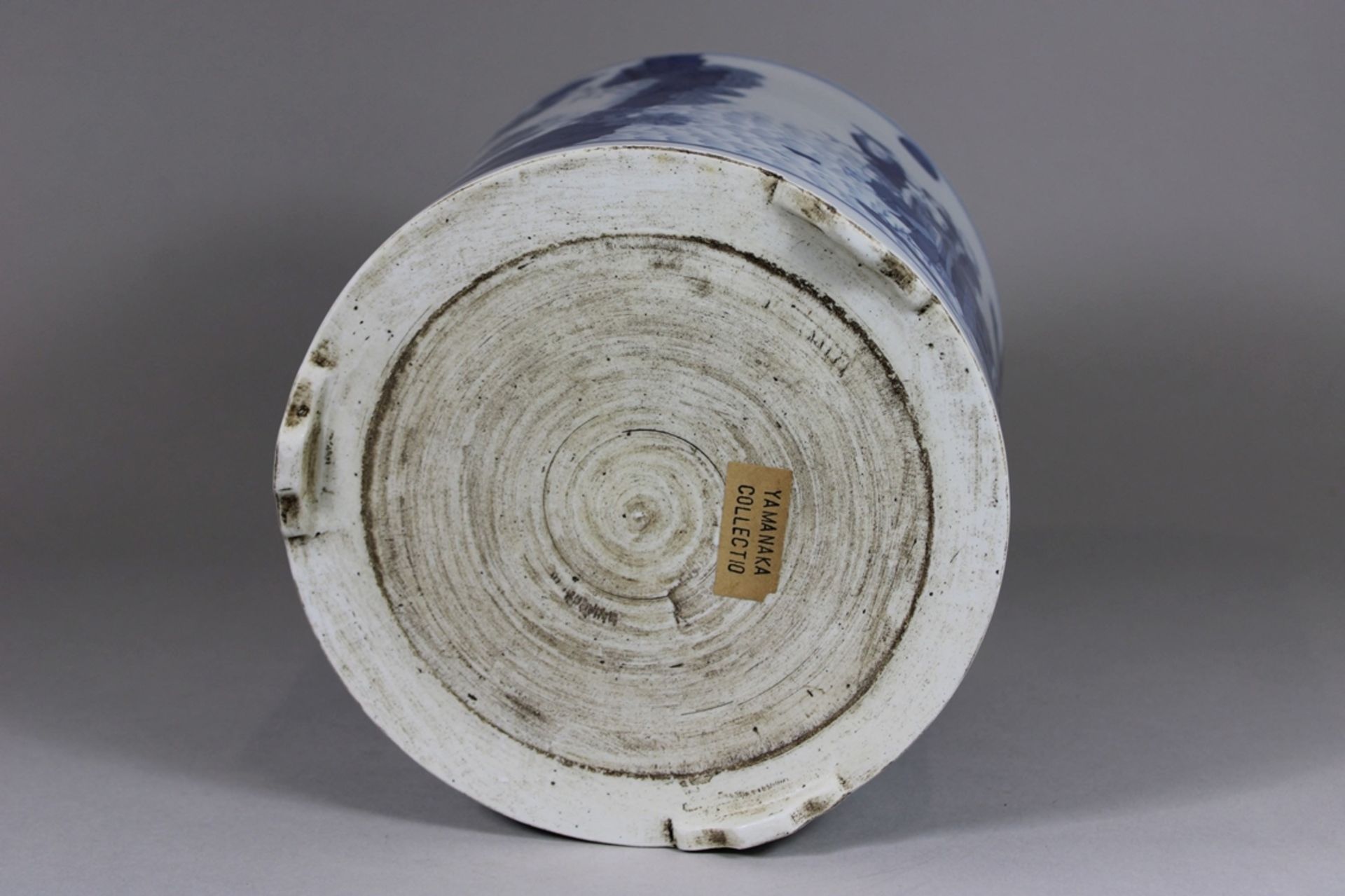 Pinselbecher, China, Porzellan, ohne Marke, blau-weiß bemalt, figürliche Szene, H.: 19 cm, Dm.: 21  - Bild 6 aus 6