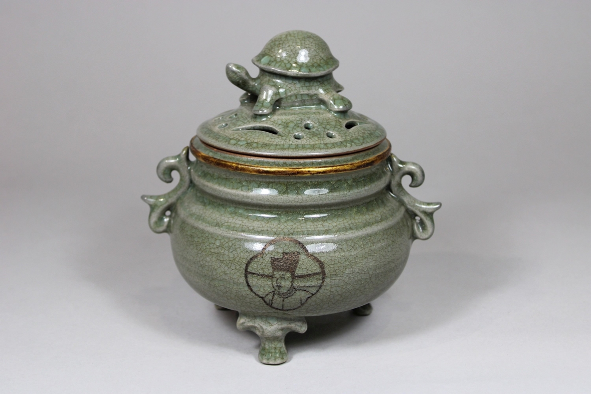 Celadon Weihrauchgefäß, China, Porzellan, ohne Marke, kalligrafischen Motiven und Schildkröte Deko,