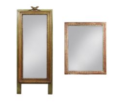 Paar Spiegel, im Louis-XVI-Stil, 19. Jh., Frankreich, H.: 60 und 85 cm, B.: 47 und 32 cm. Altersgem