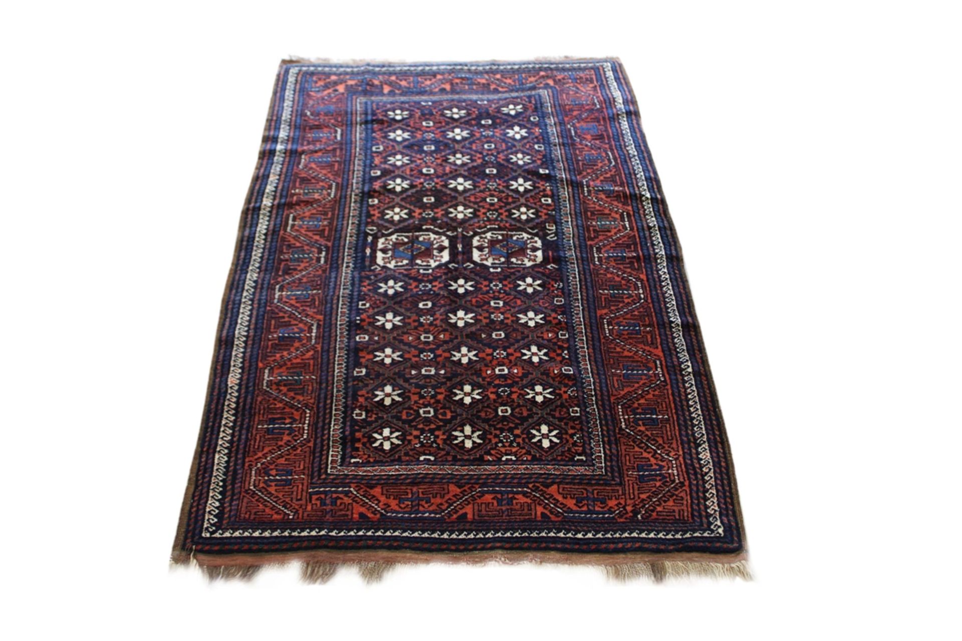 Belutsch Teppich, Maße: 237 x 141 cm. Guter Zustand, Abnutzungsspuren an den Kanten.