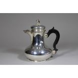 Kaffeekanne, Silber, Frankreich, Minervakopfmarke, H.: 20 cm, Gewicht: 589 g. Guter, altersbedingte