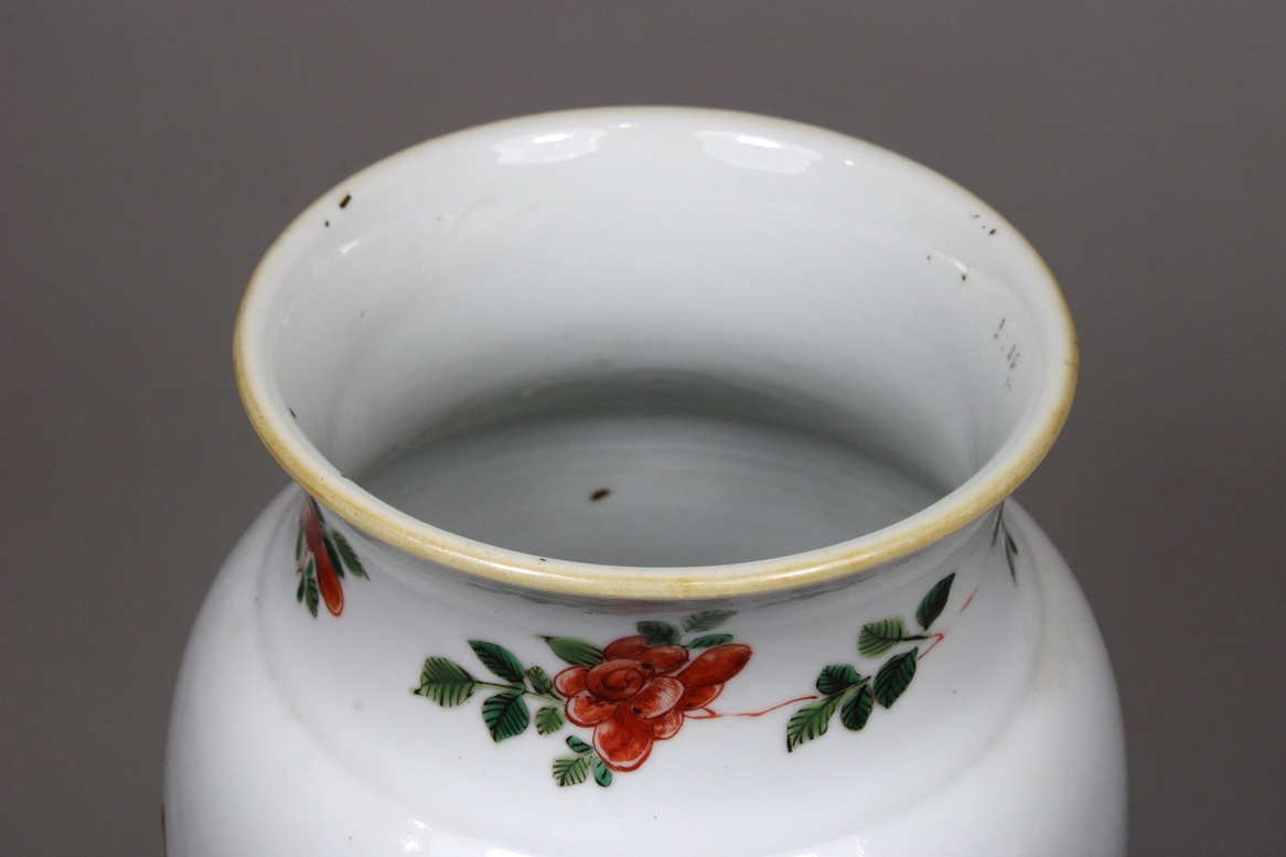 Xiangtuiping Vase, China, Porzellan, 18. - 19. Jh., ohne Marke, Wucai, figürliche Darstellung, Bode - Image 5 of 8