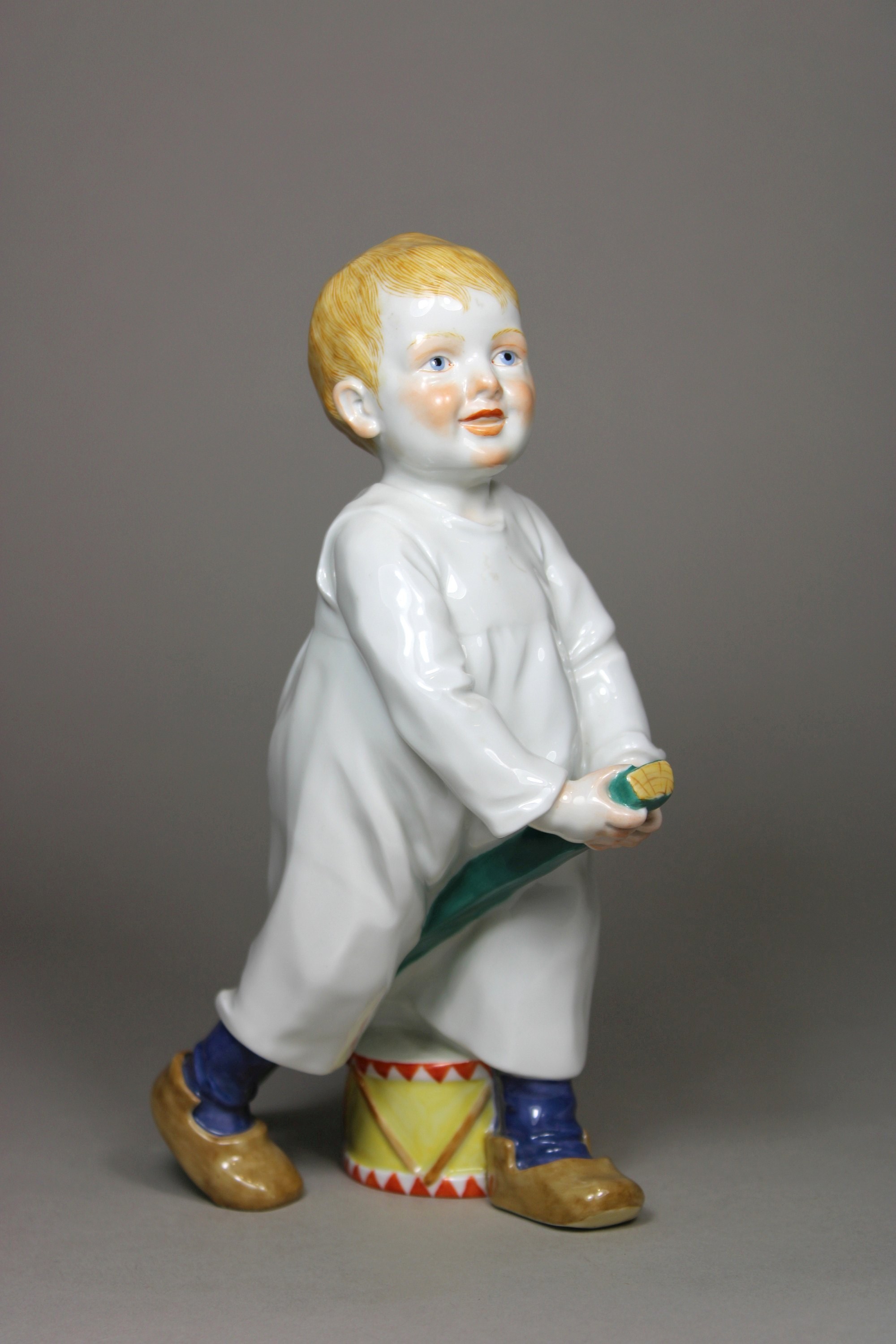 Porzellanfigur, Hentschelkind, Kind mit Stecken und Trommel, Meissen, Schwertermarke, Marke seit 19