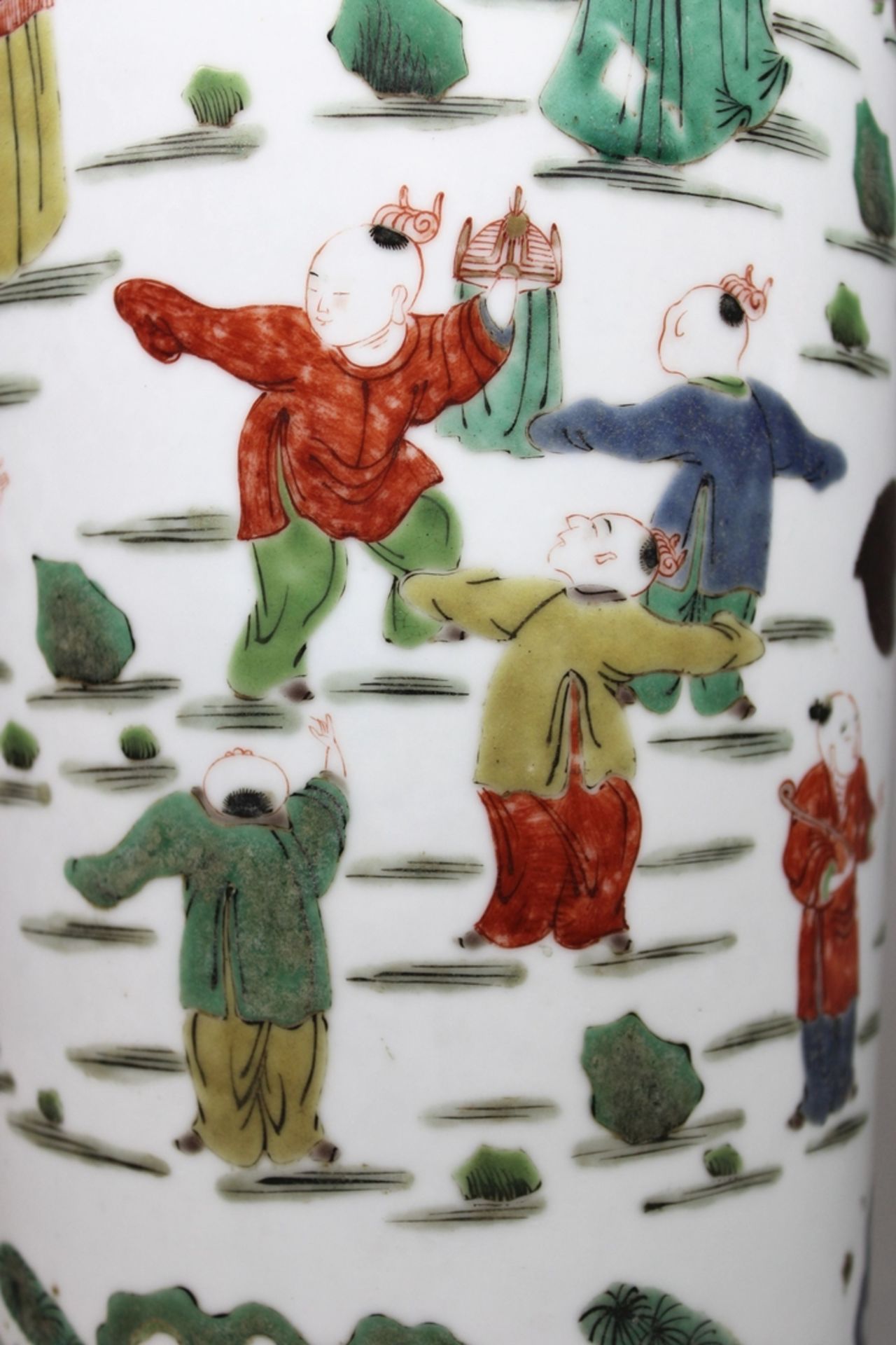 Xiangtuiping Vase, China, Porzellan, 18. - 19. Jh., ohne Marke, Wucai, figürliche Darstellung, Bode - Bild 6 aus 8