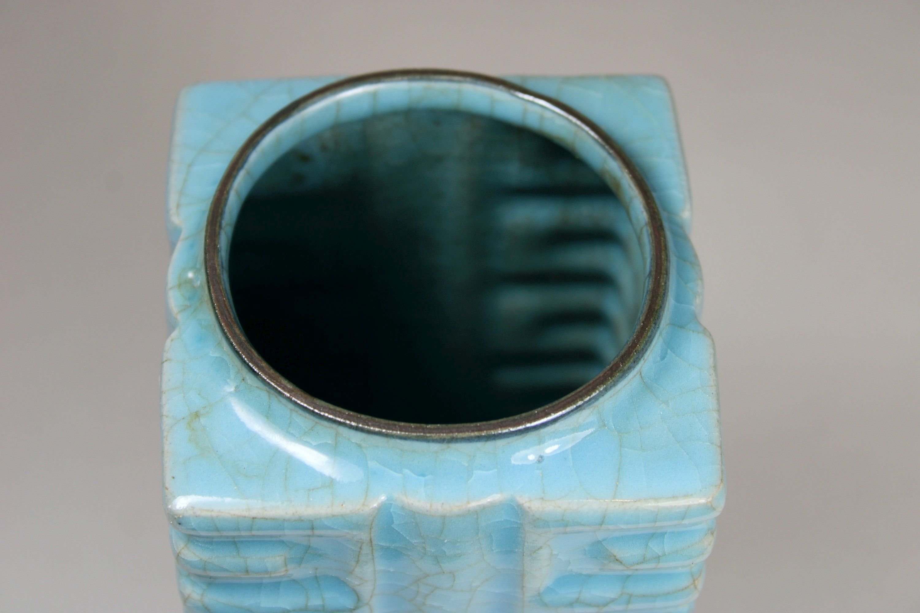 Seladon Cong Vase, China, Porzellan, Ohne Marke, H.: 22,3 cm. Guter, altersbedingter Zustand. - Image 3 of 4