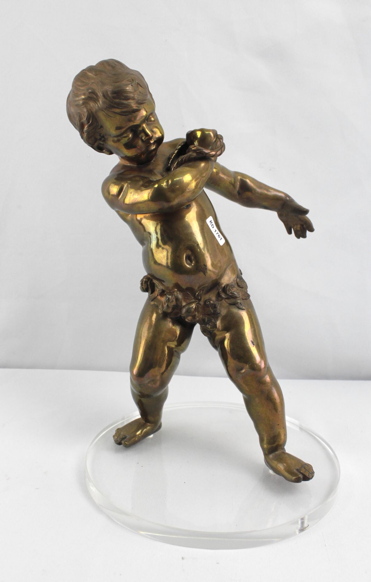 Bronze Putto auf Glasplatte