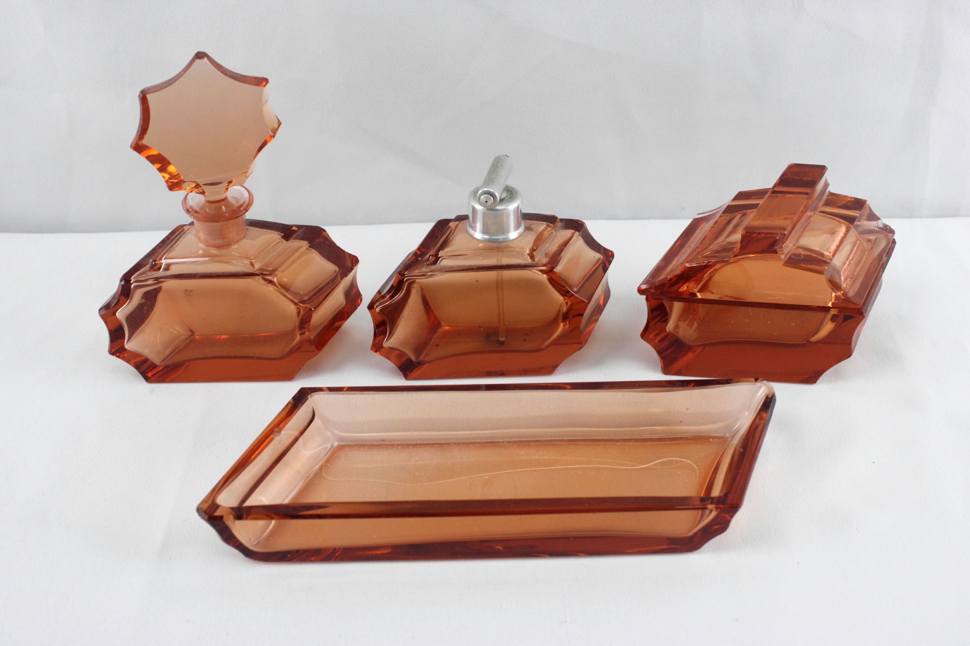 Art Deco 4-teilig.Toilettenset aus Glas