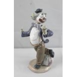 Porzellanfigur Clown auf Ball, Lladro, bemalt