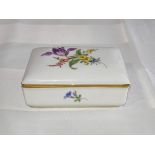 Meissen Deckeldose, Blumendekor, Goldrand