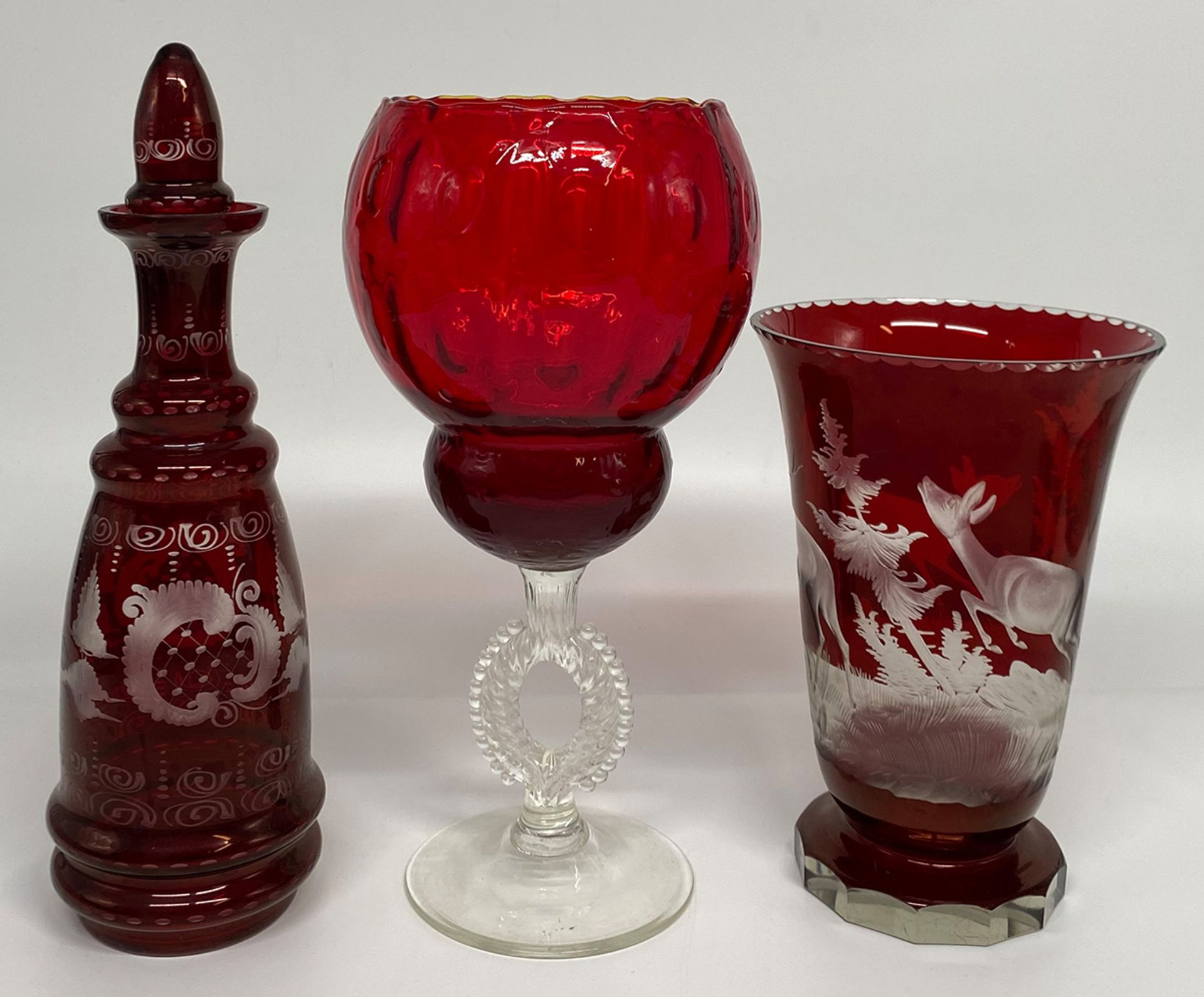 Großes Glaskonvolut, überwiegend Rubinglas, Böhmen: großer tulpenförmig und doppeltgebauchter - Image 8 of 14