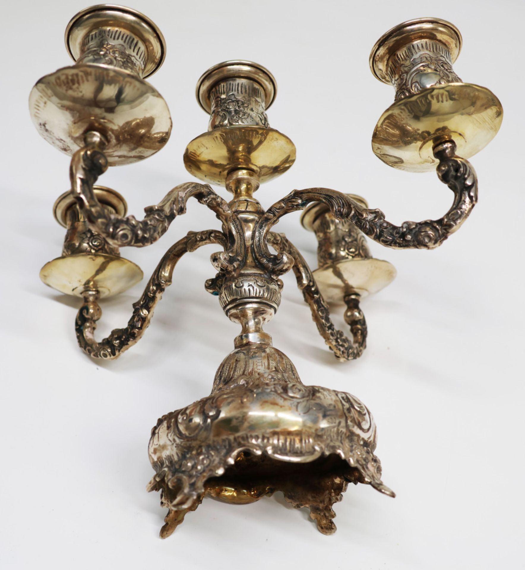 Sammlung von drei Leuchter, 800er Silber, 2236 g: 2 x fünfflammig, H 21 und 36,5 cm sowie ein - Image 6 of 7