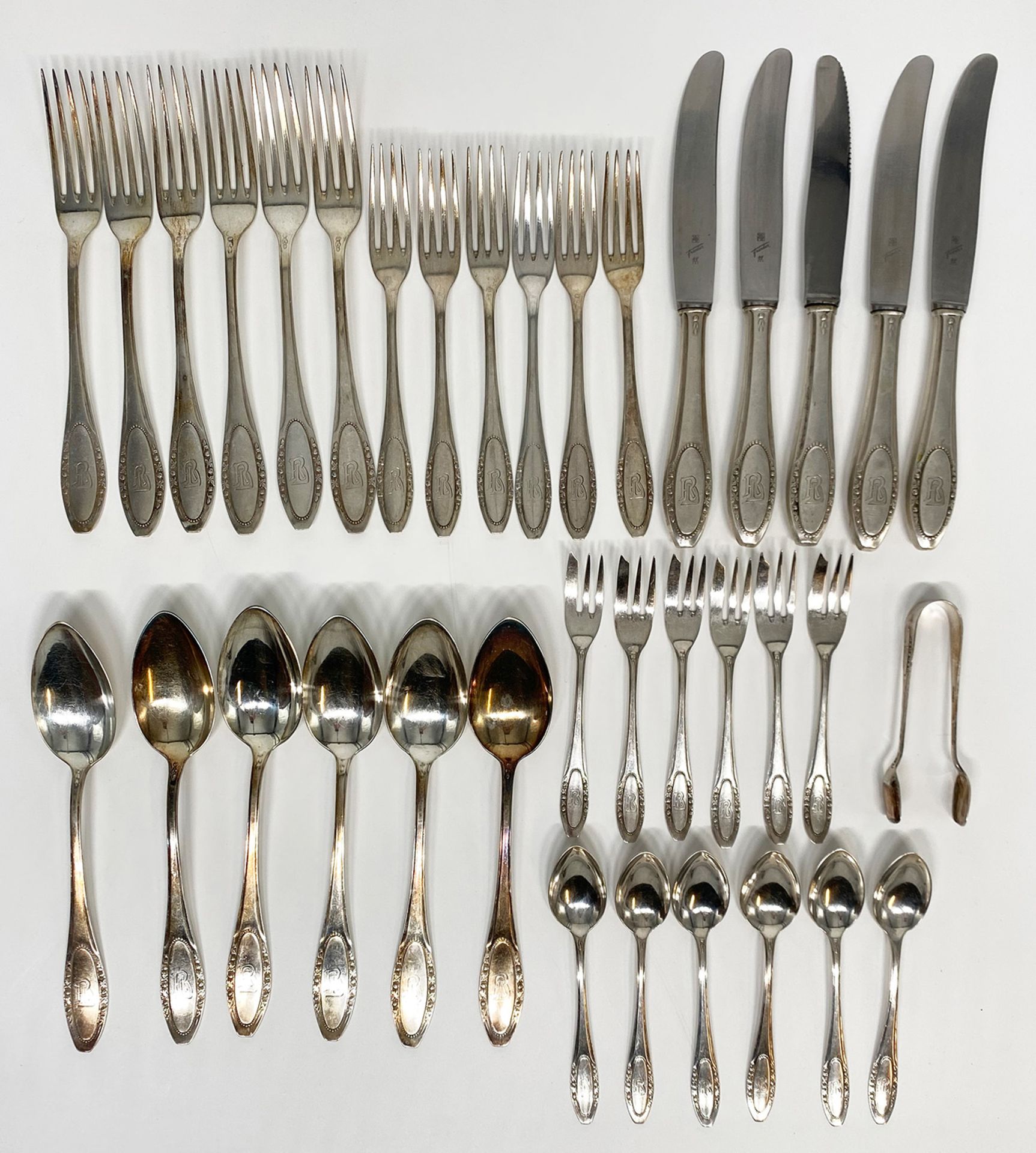 Konvolut Silber: Besteck-Set aus 5 Messern, 6 Gabeln, 6 Löffeln, 6 kleinen Gabeln, 6 Kuchengabeln, 6 - Image 11 of 12