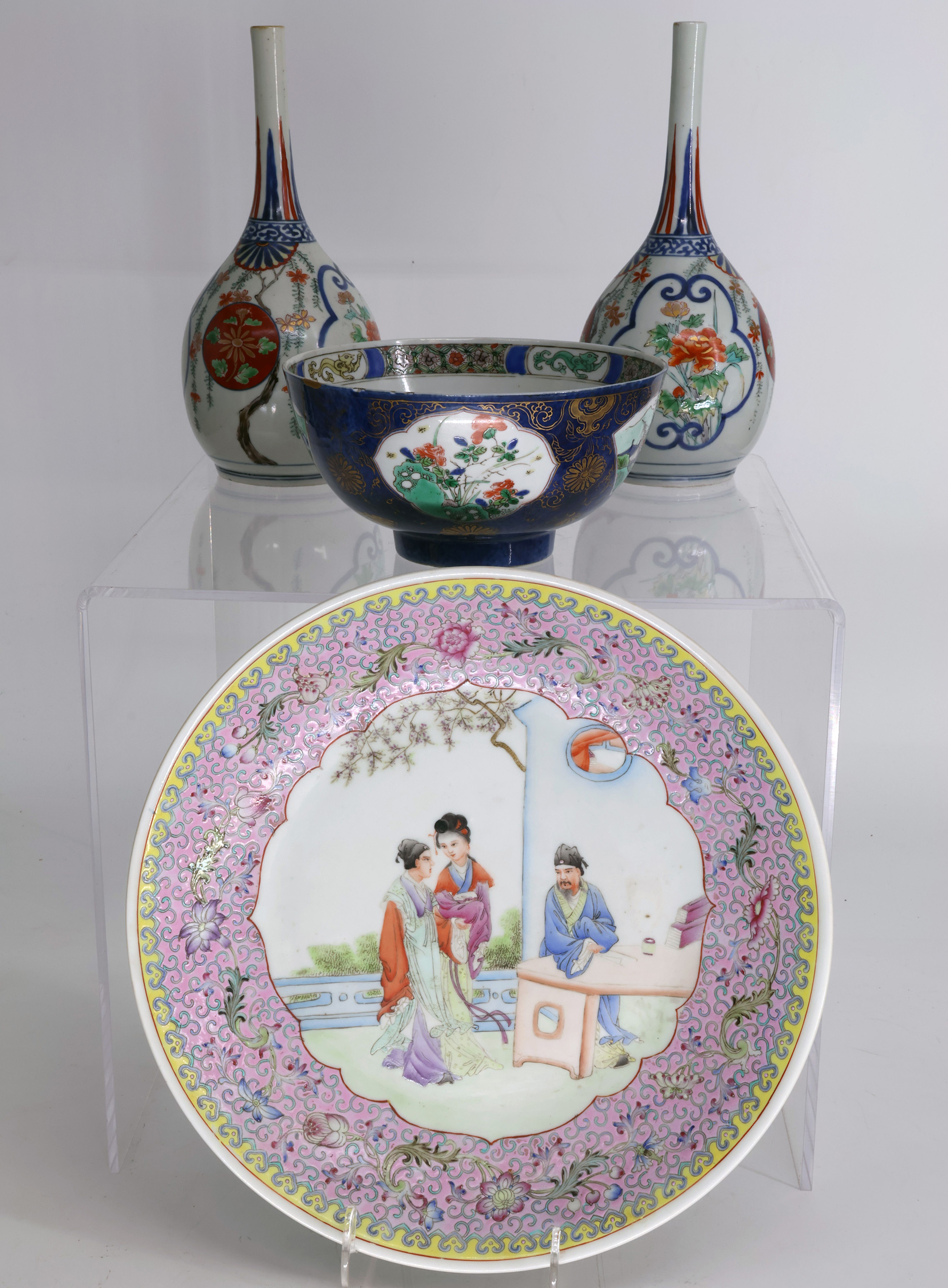 China, Kumme, Kang Hsi, grüne Familie, Porzellan mit Blaudekor und Gold sowie Kartuschen mit