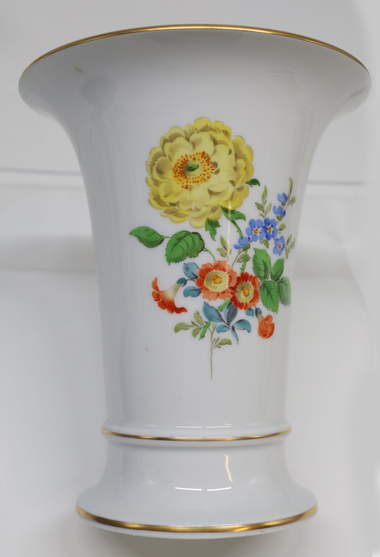 7 Vasen, Meissen, Porzellan, 5 x erste Wahl, teils vergoldet: Bunte Blume mit Rose, H 16,5 cm, Bunte - Image 8 of 8