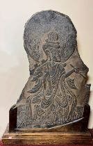 Asiatisches Steinrelief, wohl China 18./19. Jh., Flachrelief mit einem reich gewandeten Gelehrten,