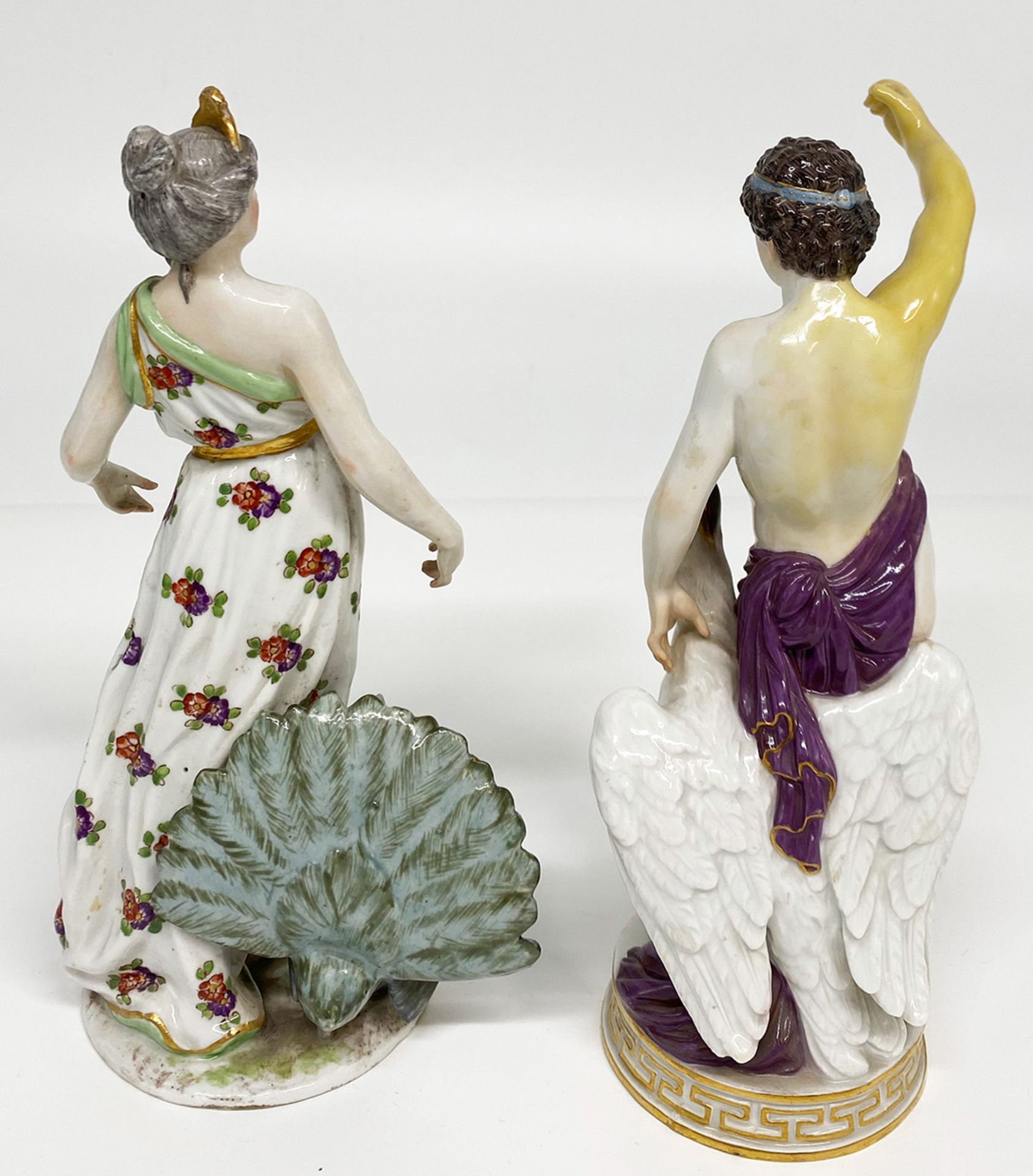 Drei mythologische Porzellanfiguren: Meissen, Raub der Proserpina, polychrom bemalt und - Image 5 of 9