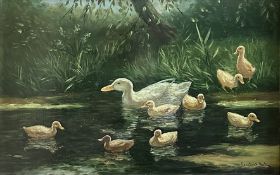 Constant ARTZ (1870-1951), Entenmutter mit ihren acht Küken auf einem grünen Gewässer, signiert,