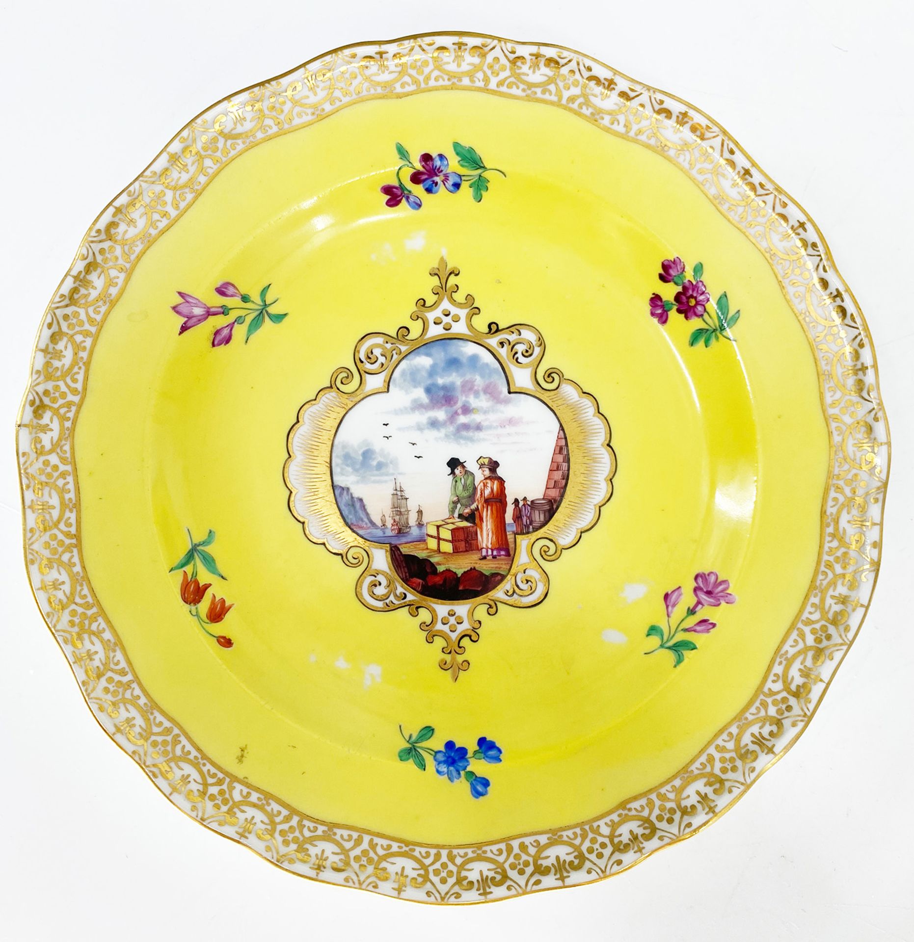 Meissen, ovale Platte und zwei Teller: große oval geschweifte Platte mit niedrigem Rand und zwei - Image 7 of 9
