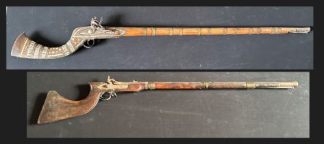 Konvolut 2 x Steinschlossgewehr, Jezail, L 158 cm und 115 cm