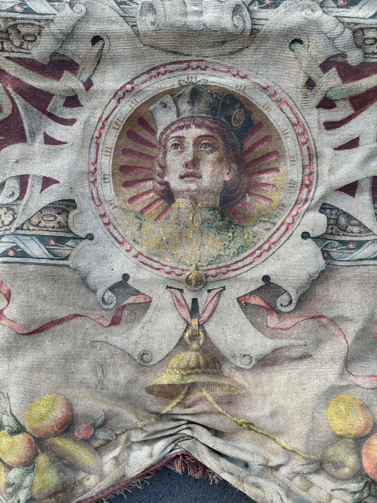 Frankreich oder Italien, 17./18. Jh., 3 Vorhänge mit Renaissance Ornamentik sowie figürlichen und - Image 12 of 16