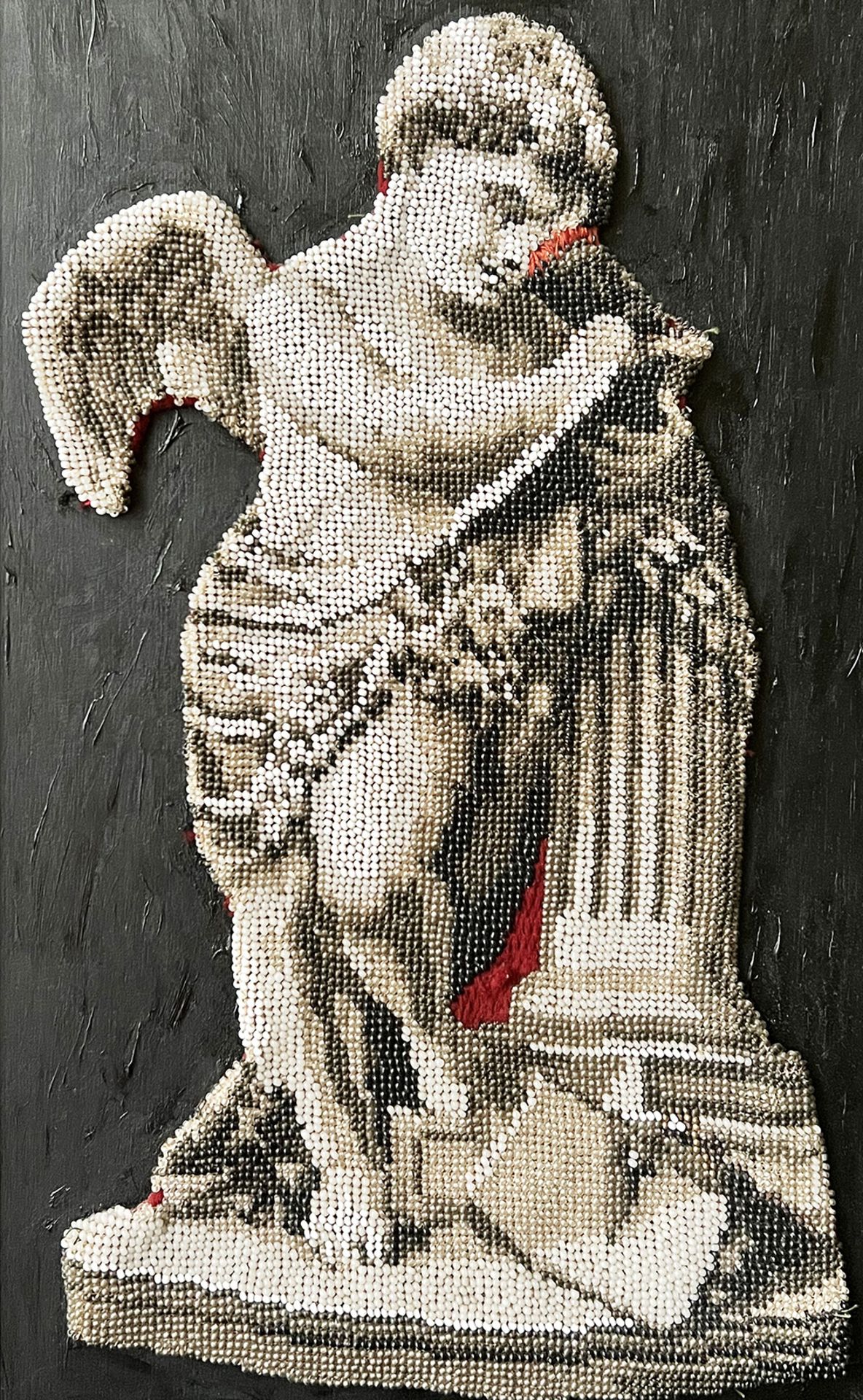 Glasperlenbild, 19. Jh., Engel an Säule stehend, mit Glasperlen gefädelt, teils auf Stoff gelegt und - Image 2 of 3