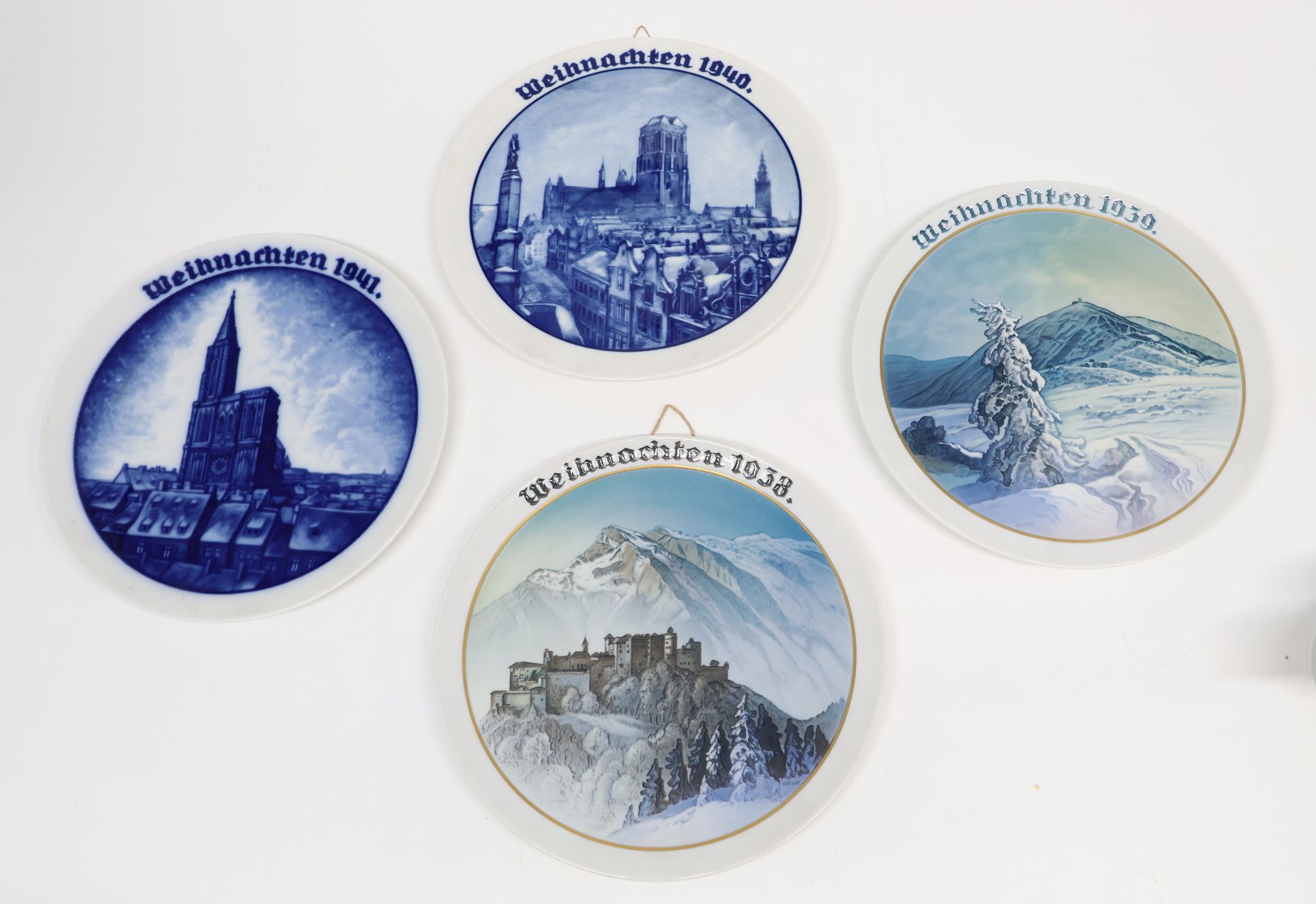 Konvolut Weihnachtsteller, Rosenthal, 1 x Weihnachten 1938 Hohensalzburg mit Untersberg; 1 x