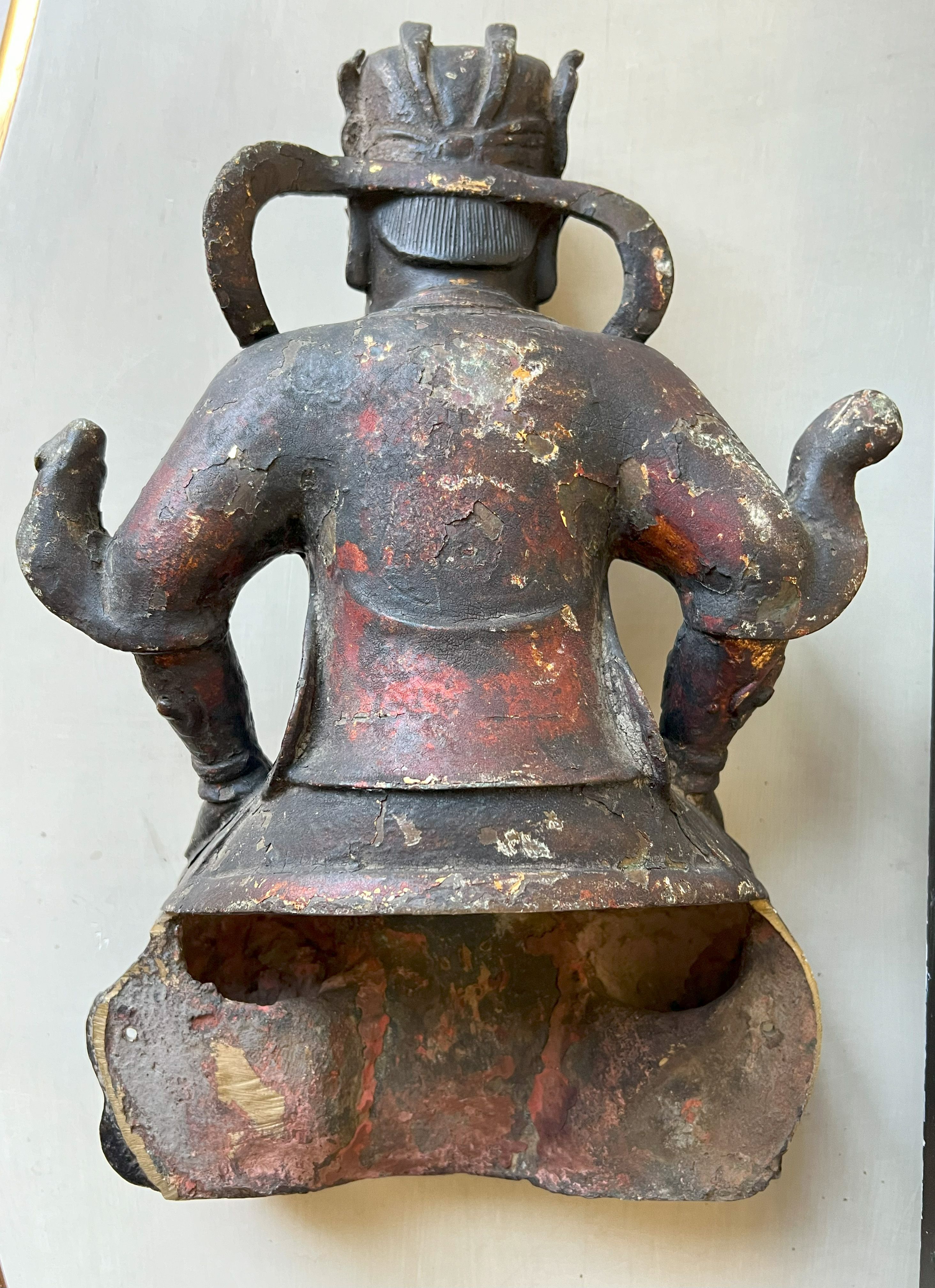 China, Ming-Zeit, 17. Jh., Guandi: Thronender Herrscher, Bronze mit Feuervergoldung und originaler - Image 22 of 25