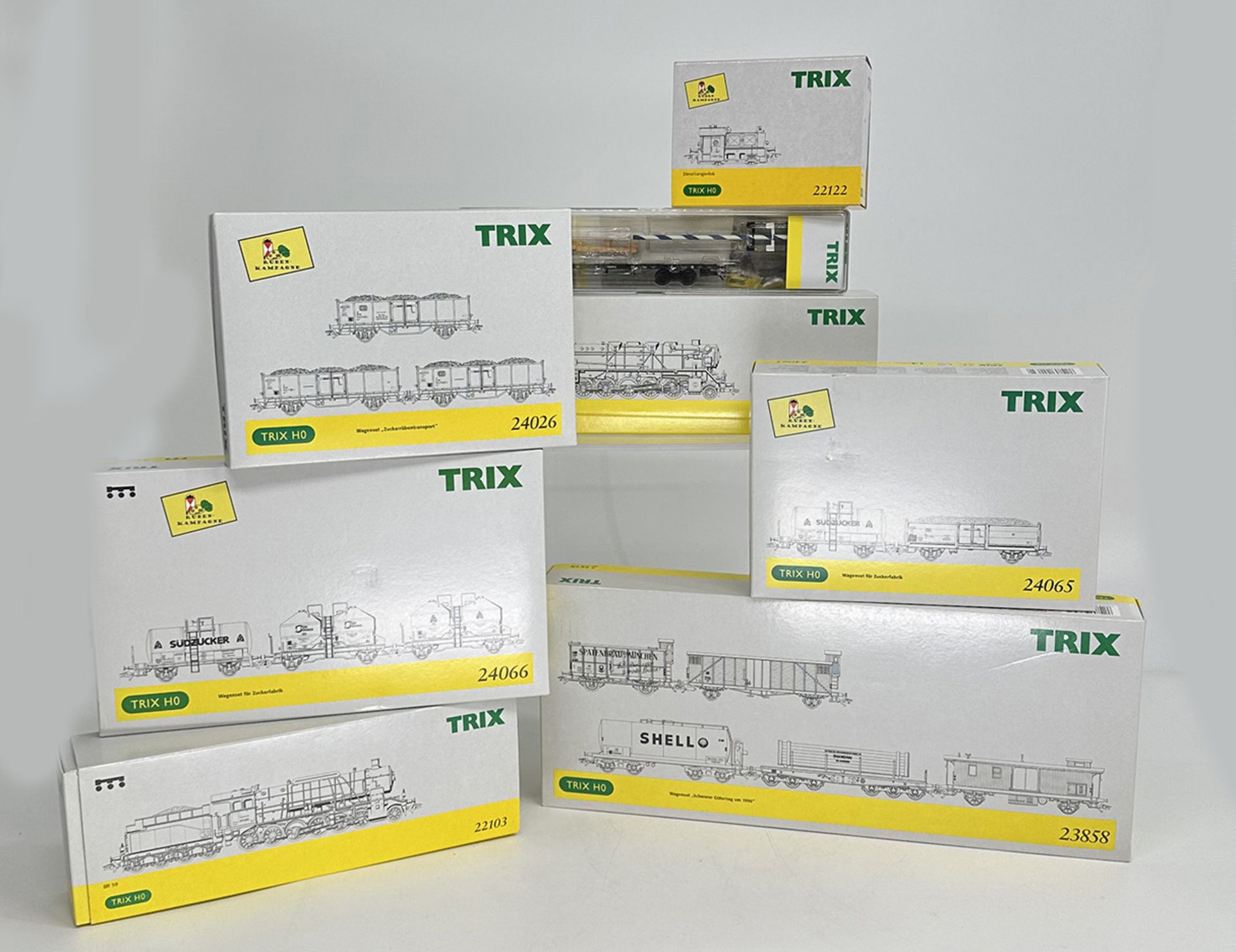 Konvolut Trix, Modelleisenbahn, Spur H0, Sammlungsauflösung, OVP, unbespielt: 1 x 24066 Wagenset für