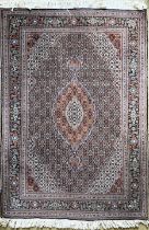 Teppich, feine ornamentale Muster, Alters- und Gebrauchsspuren, 153 x 208 cm. / Carpet, fine