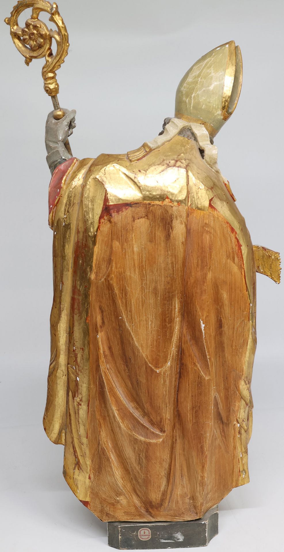 Heiliger Nikolaus, Holz, Oberammergau Schnitzerei, Altersspuren, H 77,5 cm. Saint Nicholas, wood, - Bild 4 aus 4
