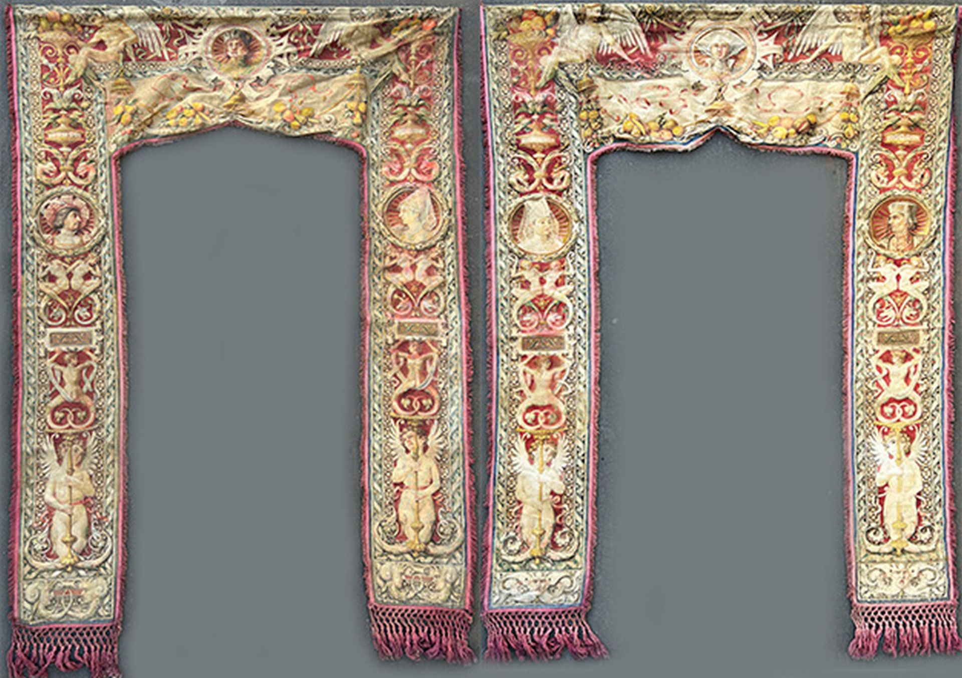 Frankreich oder Italien, 17./18. Jh., 3 Vorhänge mit Renaissance Ornamentik sowie figürlichen und - Image 5 of 16