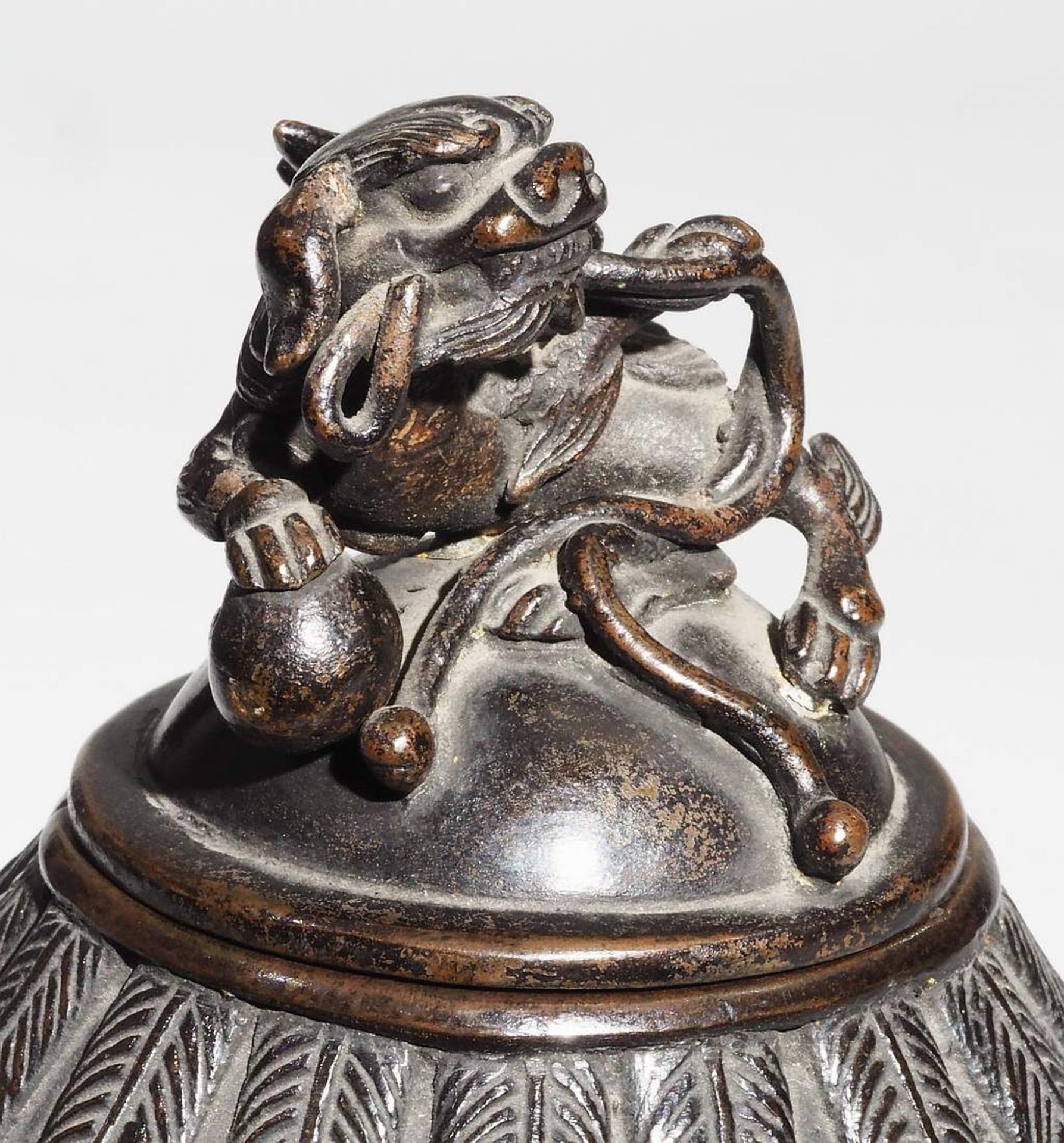 Deckelgefäß Bronze, Asien, wohl 19, Jahrhundert. - Bild 6 aus 8