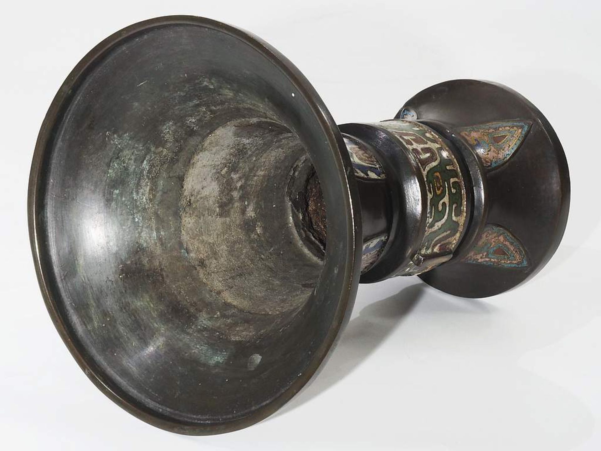 Vase "Gu-förmig" aus Bronze. - Bild 6 aus 8
