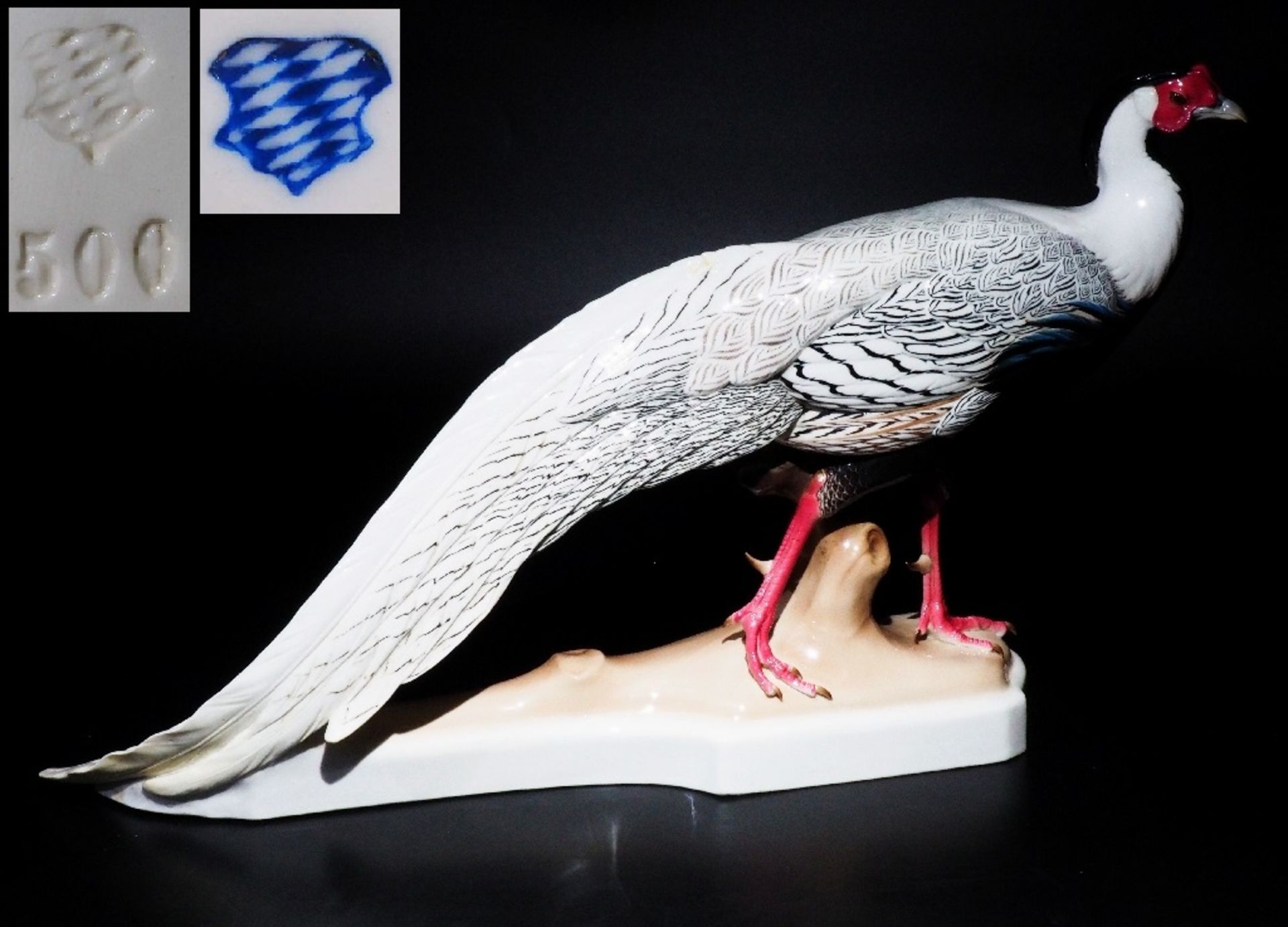Tierplastik"Majestätisch schreitender  Silberfasan" auf geschweiftem Sockel, NYMPHENBURG,  Modell Nr