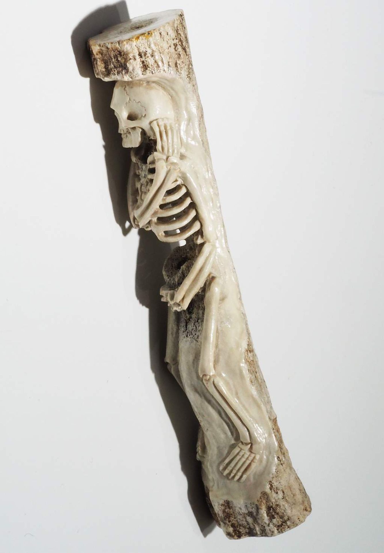 Skelett im Ganzen, Hirschhorn, geschnitzt.  - Bild 7 aus 9