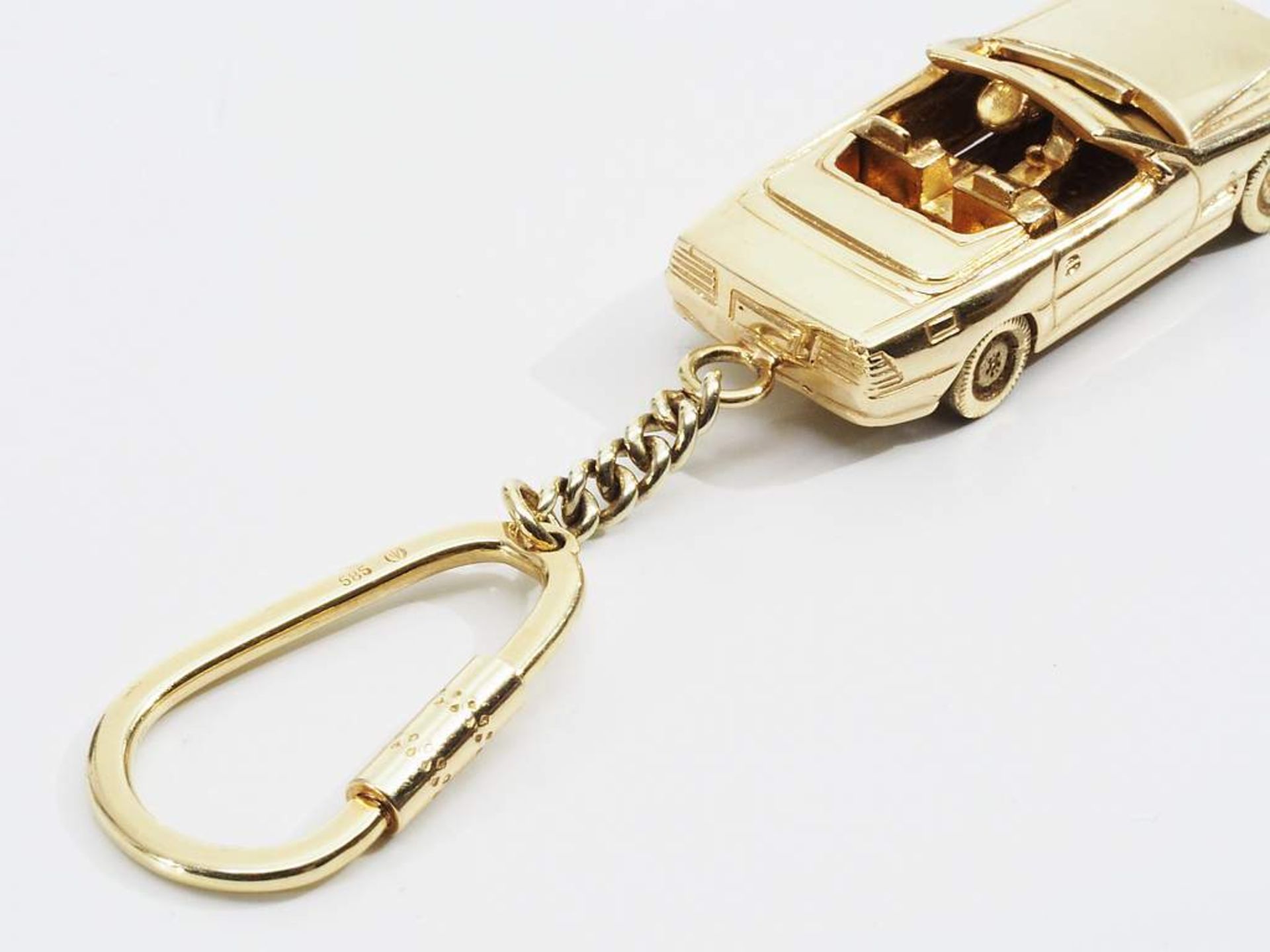 Schlüsselanhänger mit Modellauto "MERCEDES SL Cabrio". 585er Gelbgold. - Image 5 of 6
