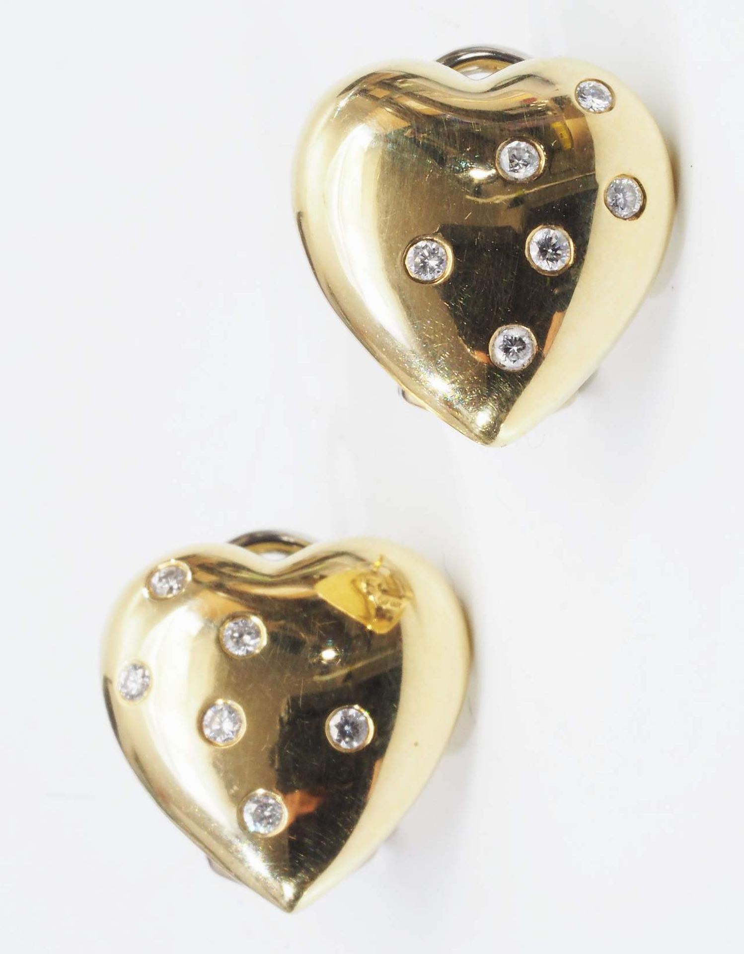 Paar Ohrchlips in Herzform, 750er Gelb- und Weißgold, Firmensignet Victor Mayer. - Bild 2 aus 6