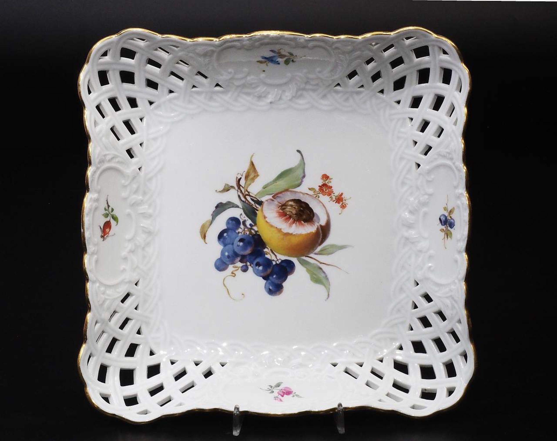 Durchbruchschale mit Obstmalerei. MEISSEN nach 1934, 1. Wahl - Image 2 of 6