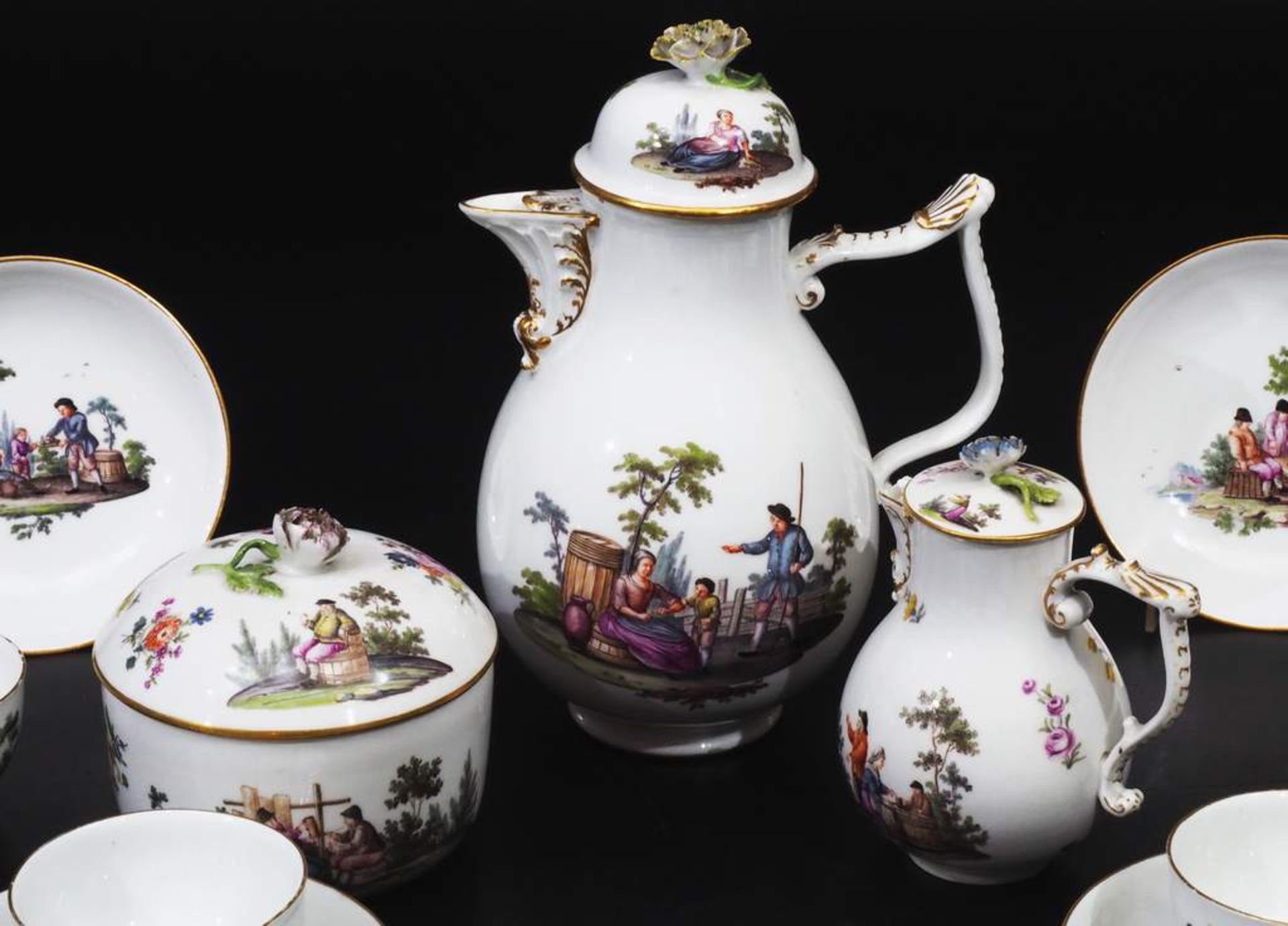 MEISSEN Service, um ca. 1750. "Bauernszenen in Landschaft". - Image 3 of 11