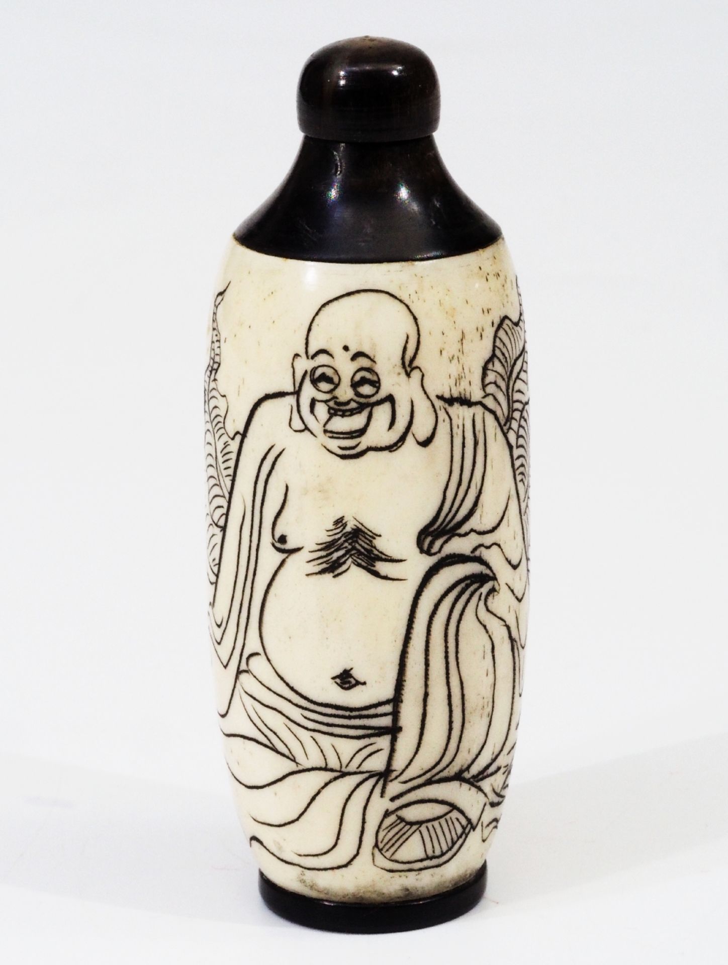 Snuff Bottle "Sitzender Buddha im Lotussitz", 20.Jahrhundert. 