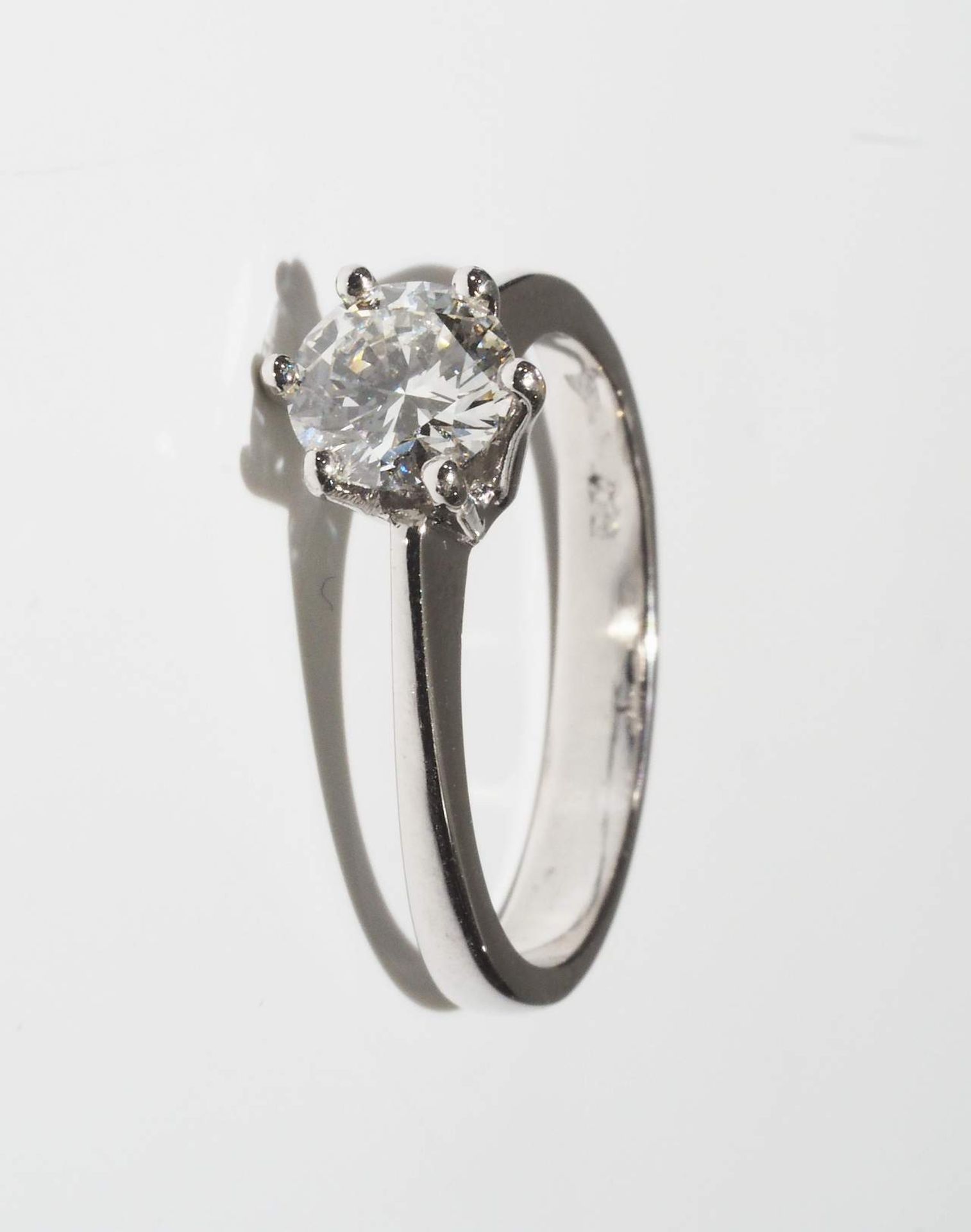 Ring mit Brillant von 0,81 ct. H/si 3. - Bild 2 aus 7