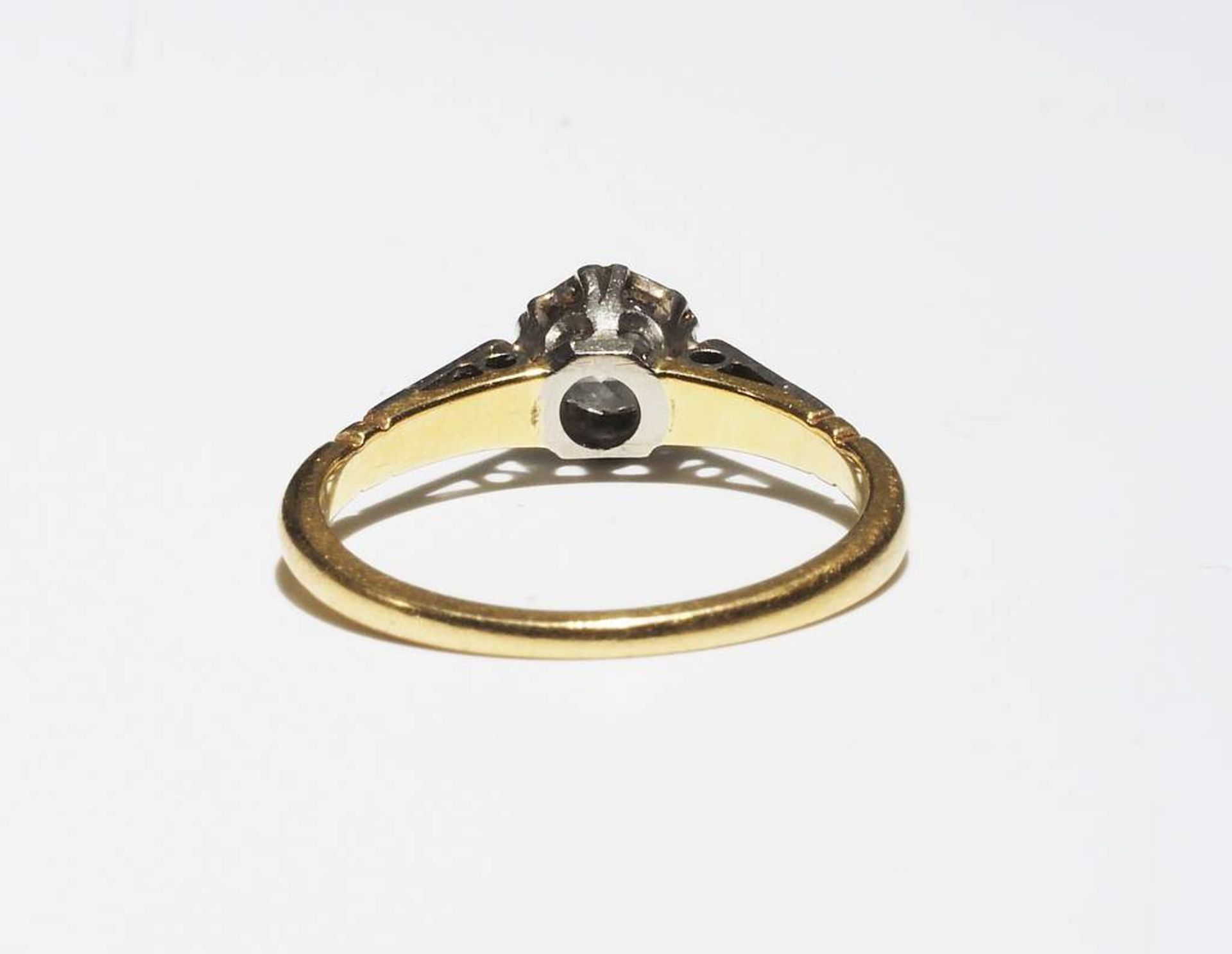 Ring mit Altschliff-Diamant, von ca. 0,28 ct, H/p1. - Bild 5 aus 6