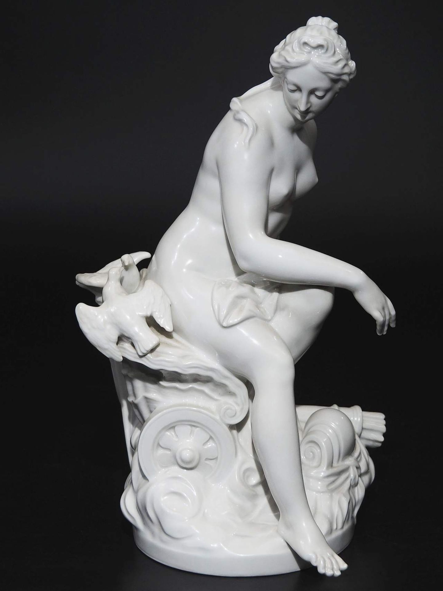 Große mythologische Figur "Venus".  - Bild 2 aus 9