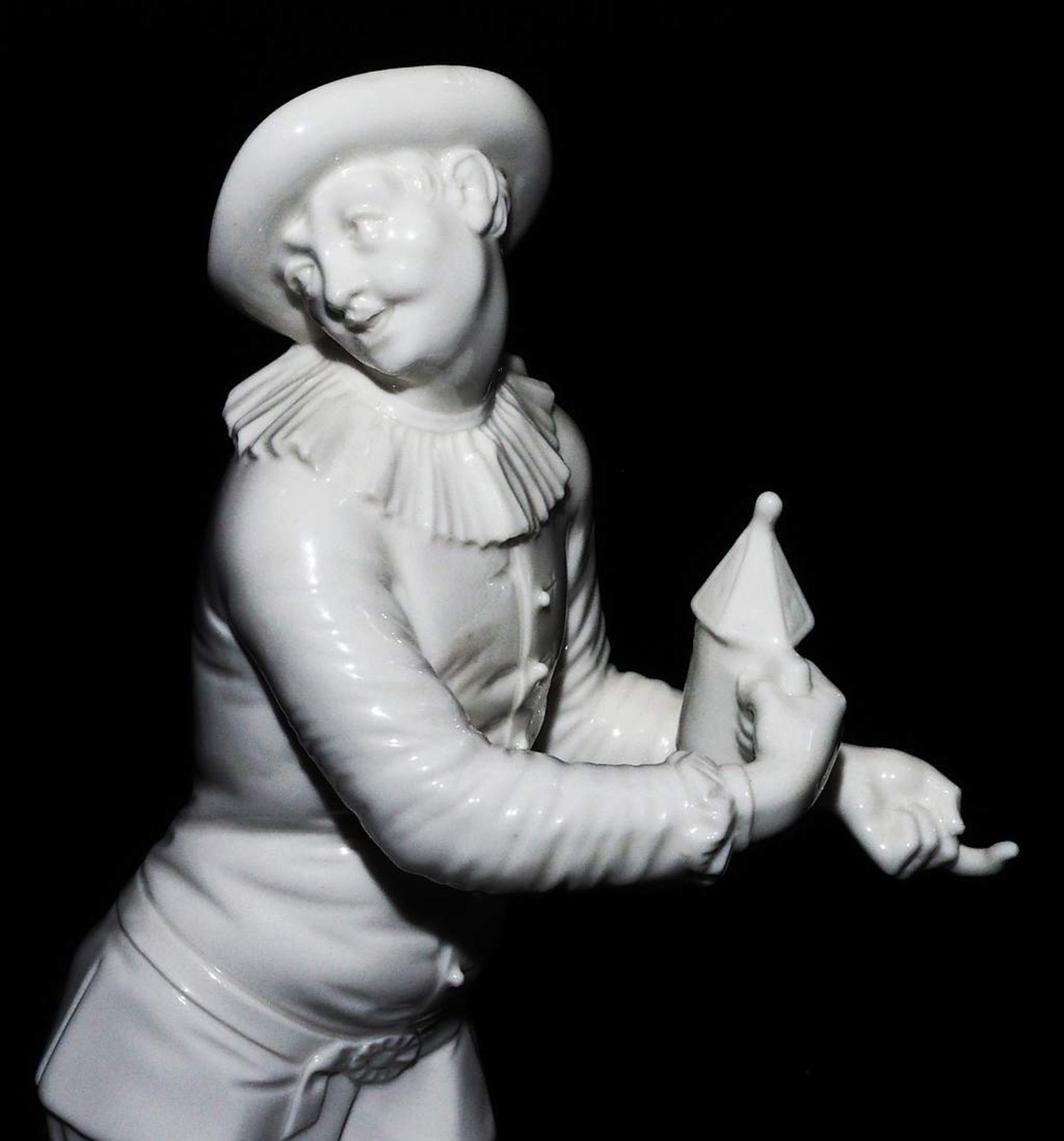 Komödianten-Figur "Pierrot mit Laterne",  NYMPHENBURG, neue Ausformung 21. Jahrhundert.  - Bild 6 aus 8