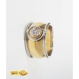 Ring mit Brillant, gepunzt 750er Gelb- und Weißgold.